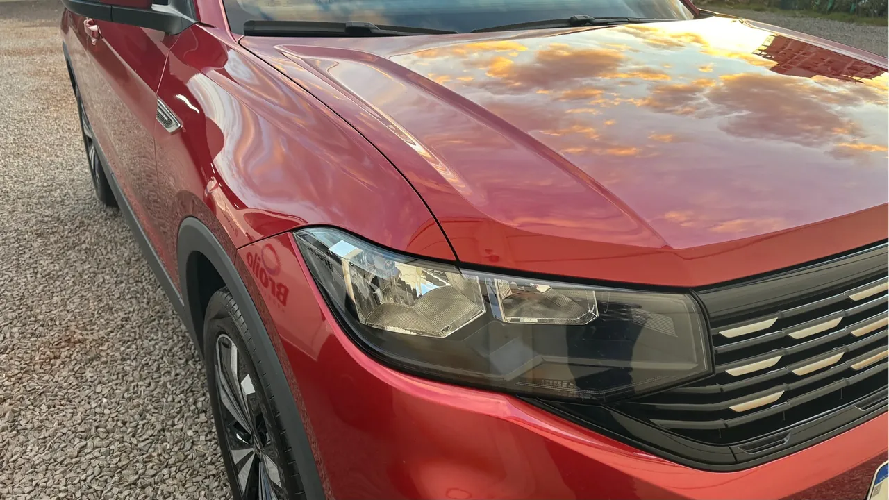 T Cross semi nova