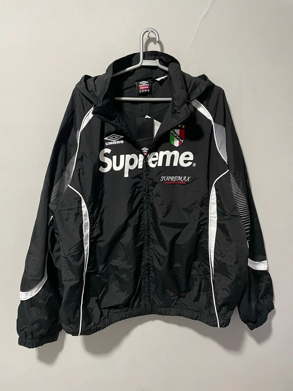 Jaqueta Supreme x Umbro Track Jacket - Roupas - Parque Gerassi