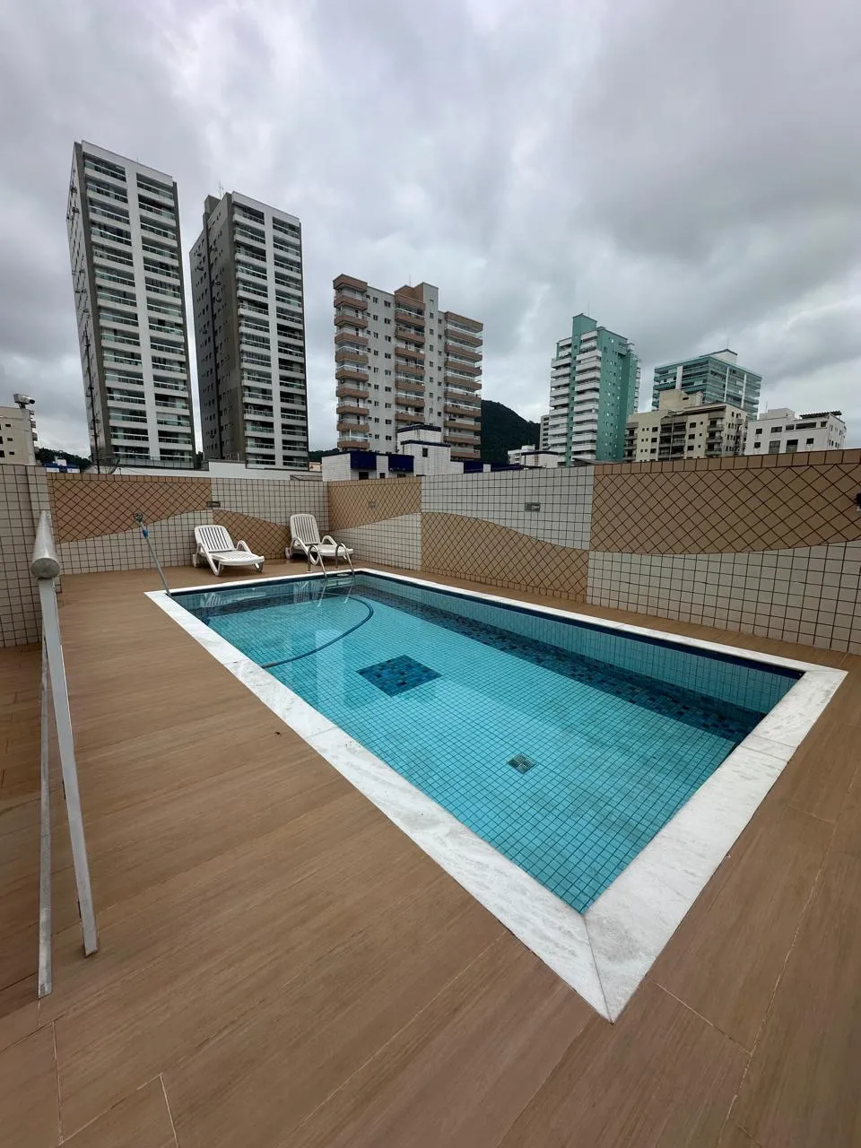 Imóvel para aluguel com 93 metros quadrados com 3 quartos em Canto do Forte - Praia Grande