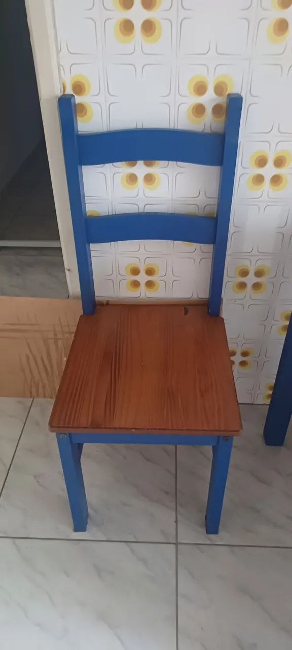 Mesa de madeira com 4 cadeiras - Azul e Amadeirado - Foto 2