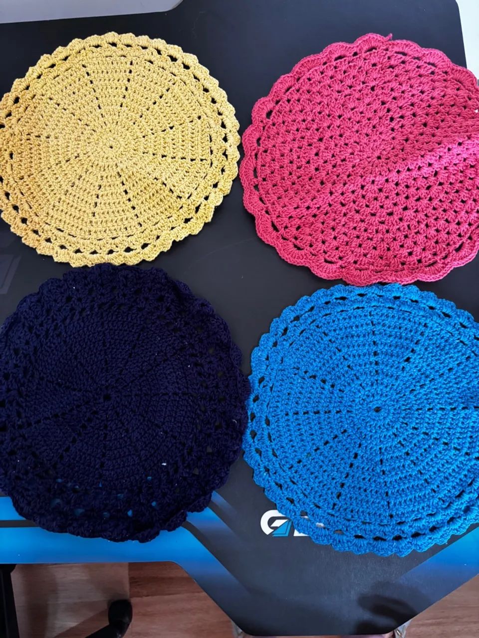 4 toalhas ou sousplats de Crochê Artesanais - Várias Cores - Foto 2