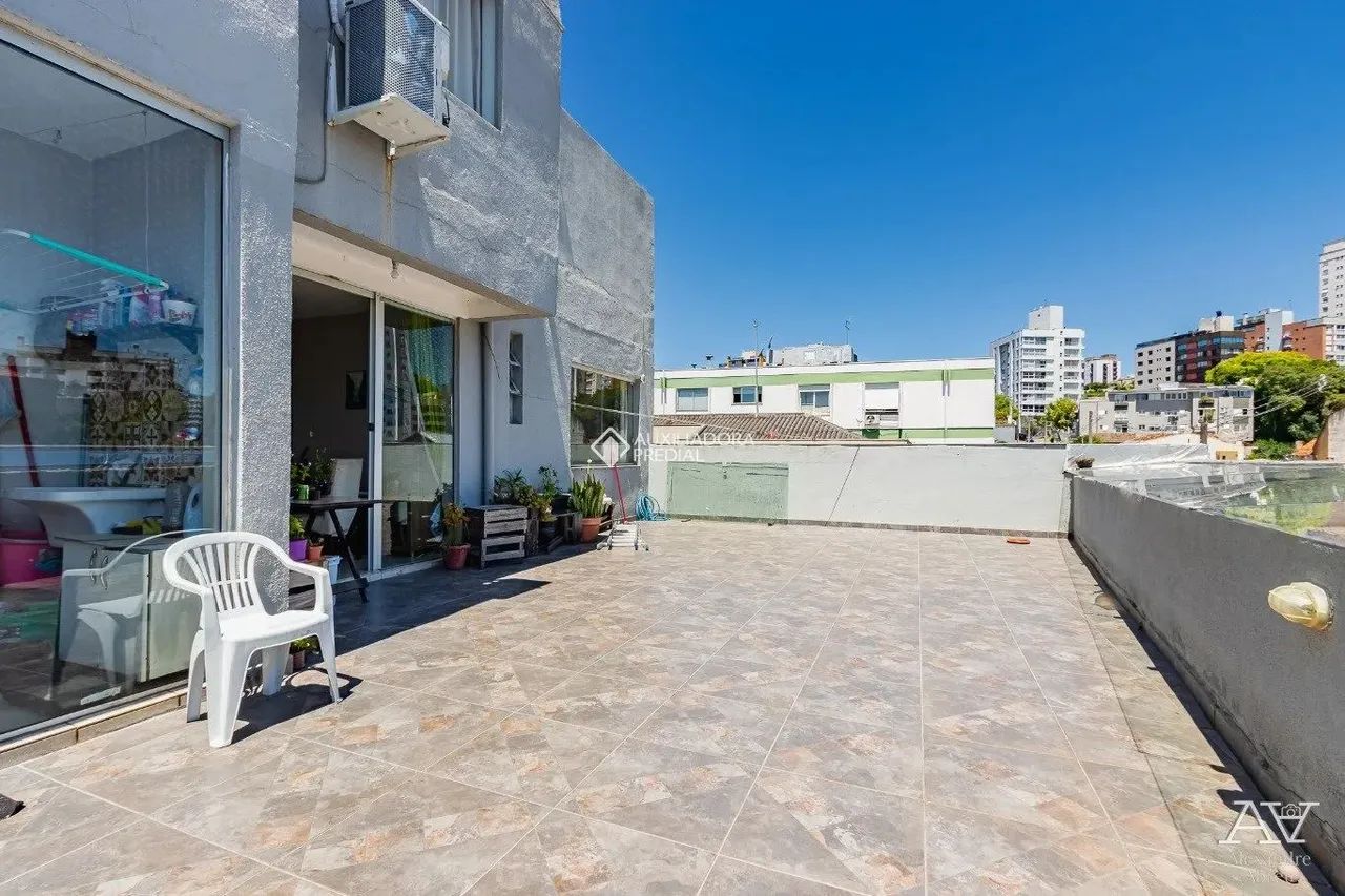 Prédio misto, com dois apartamentos e duas lojas. - Foto 2