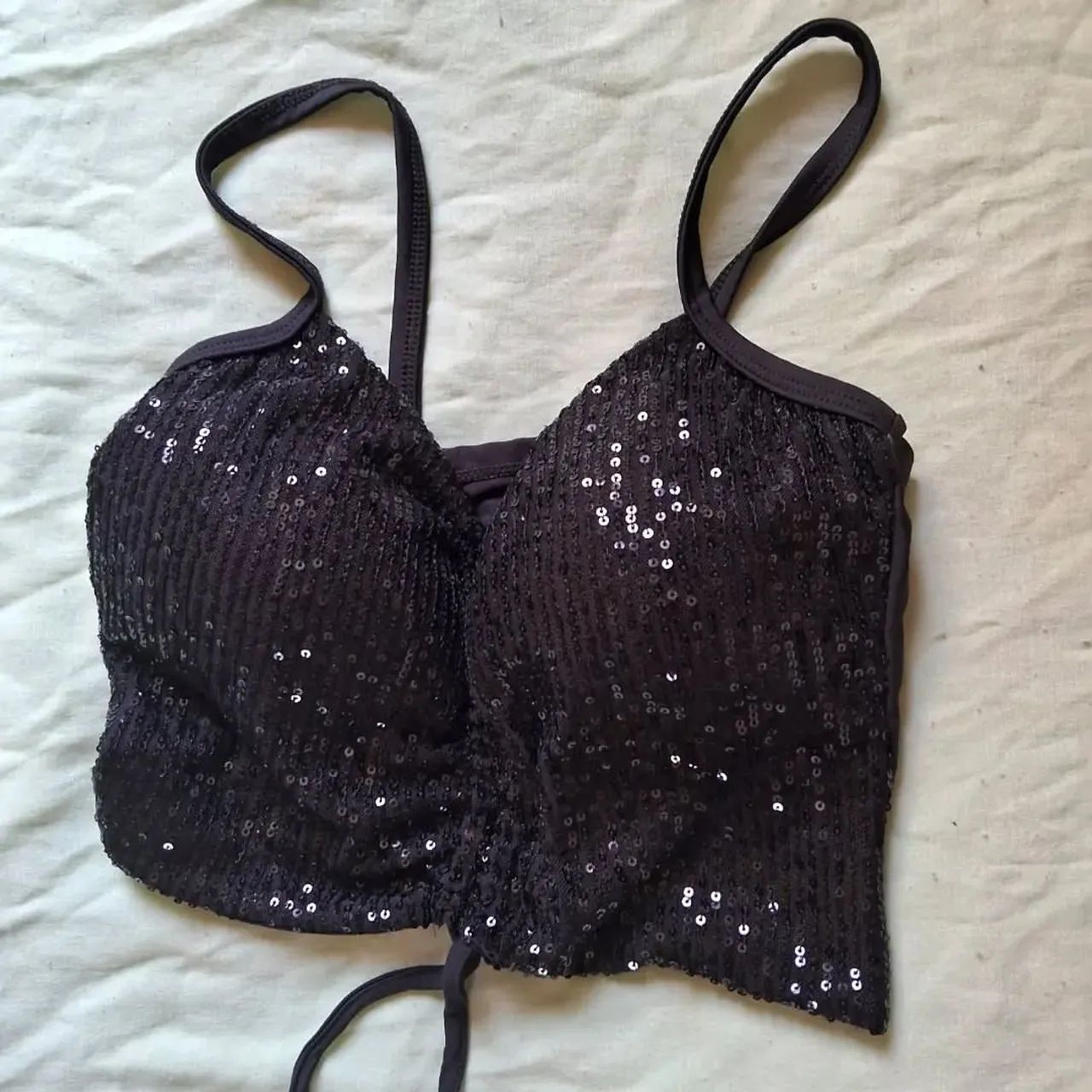 Top preto com paetês - Foto 2