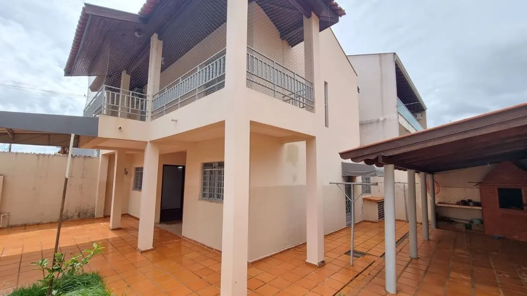 Sobrado com 3 dormitórios à venda, 162 m² por R$ 500.000,00 - Pinheiros - Londrina/PR