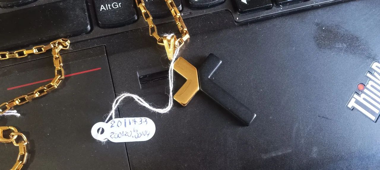 Cordão de Aço 316L banhado com Ouro 18k com Cruz em Ouro Negro - Foto 2