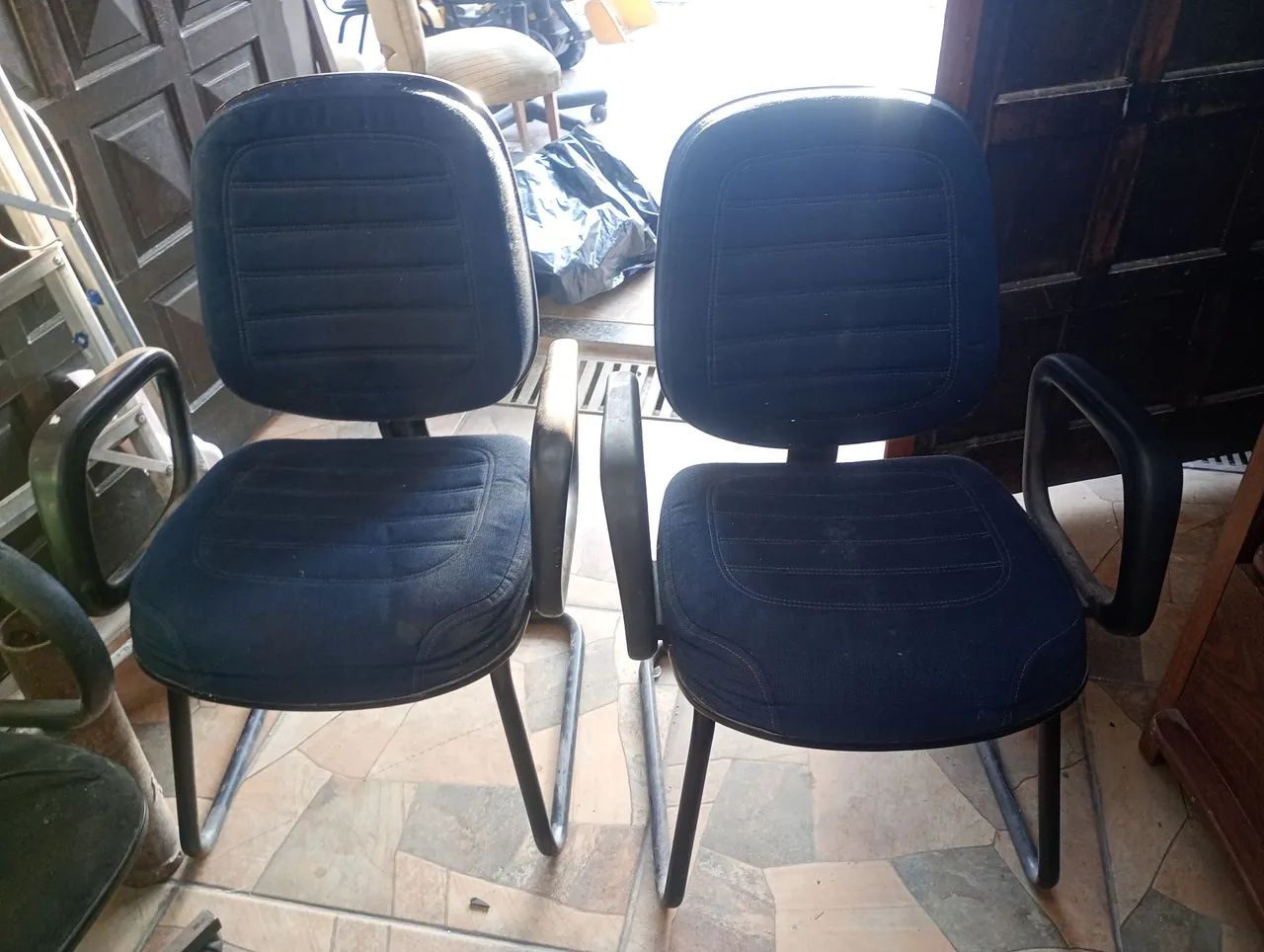 2 cadeiras de escritório 