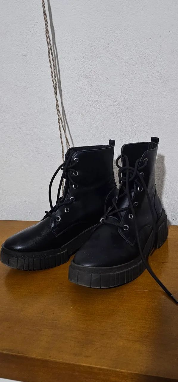 Bota preta número 39