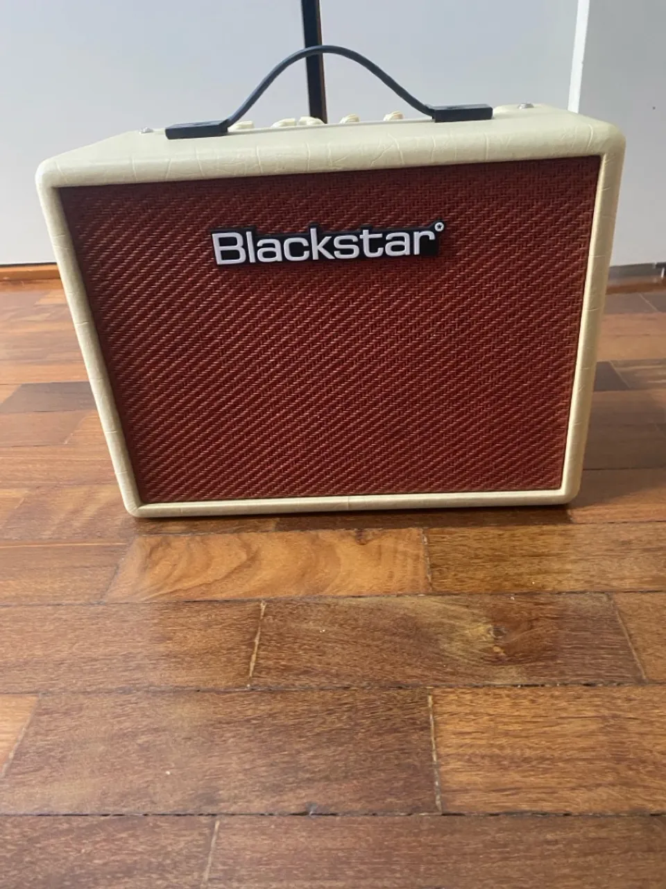 Amplificador Blackstar Debut 15E