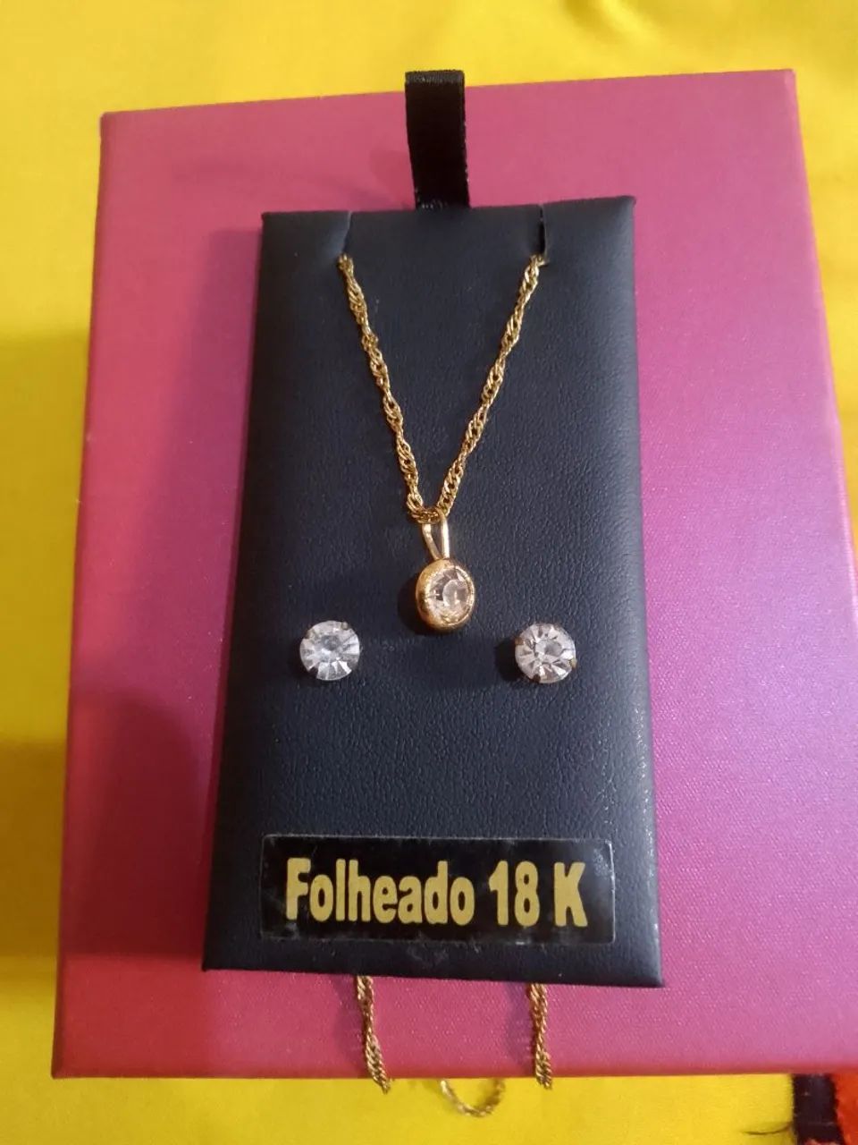 Conjunto Folheado a Ouro 18K com Pedra de Brilho