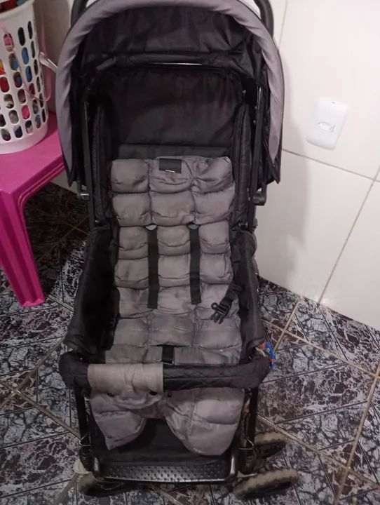 Carrinho de bebê usado - Foto 3