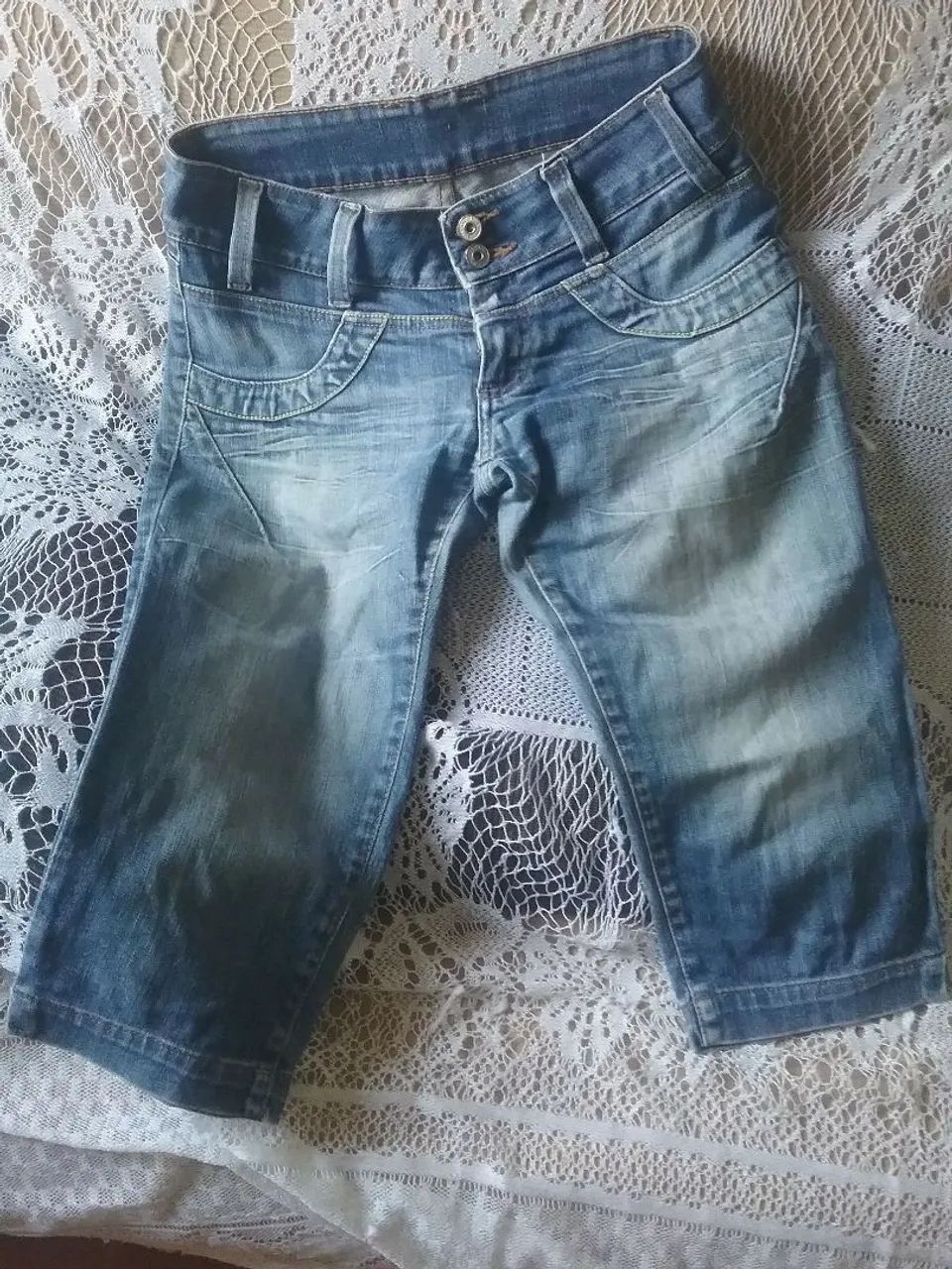 Bermudas Jeans com Detalhes - Foto 2