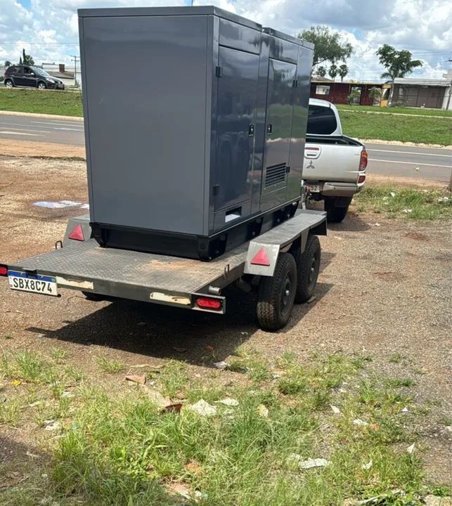 Gerador carenado silêncioso a Diesel - Potentecia 80 kva Confiável - Foto 6