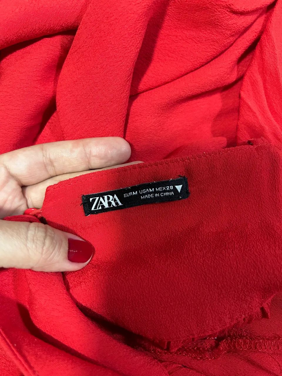 Vestido em crepe. Marca: Zara. Tamanho G - Foto 3