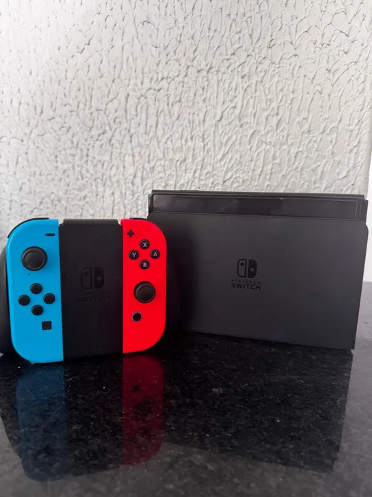 Nintendo Switch com Dock e Controle