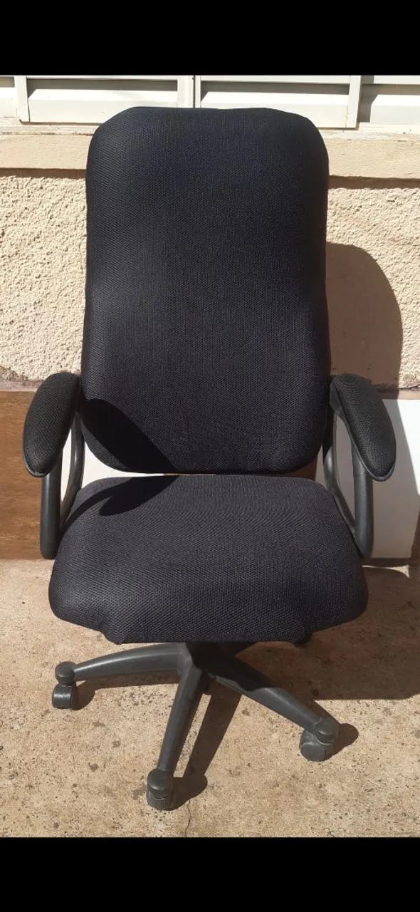 Cadeira de Escritório Ergonômica Preta