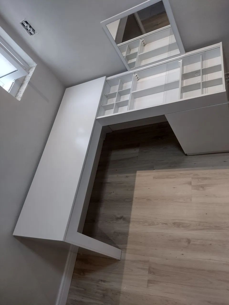 Montador de móveis com sabedoria e experiência com móveis! 