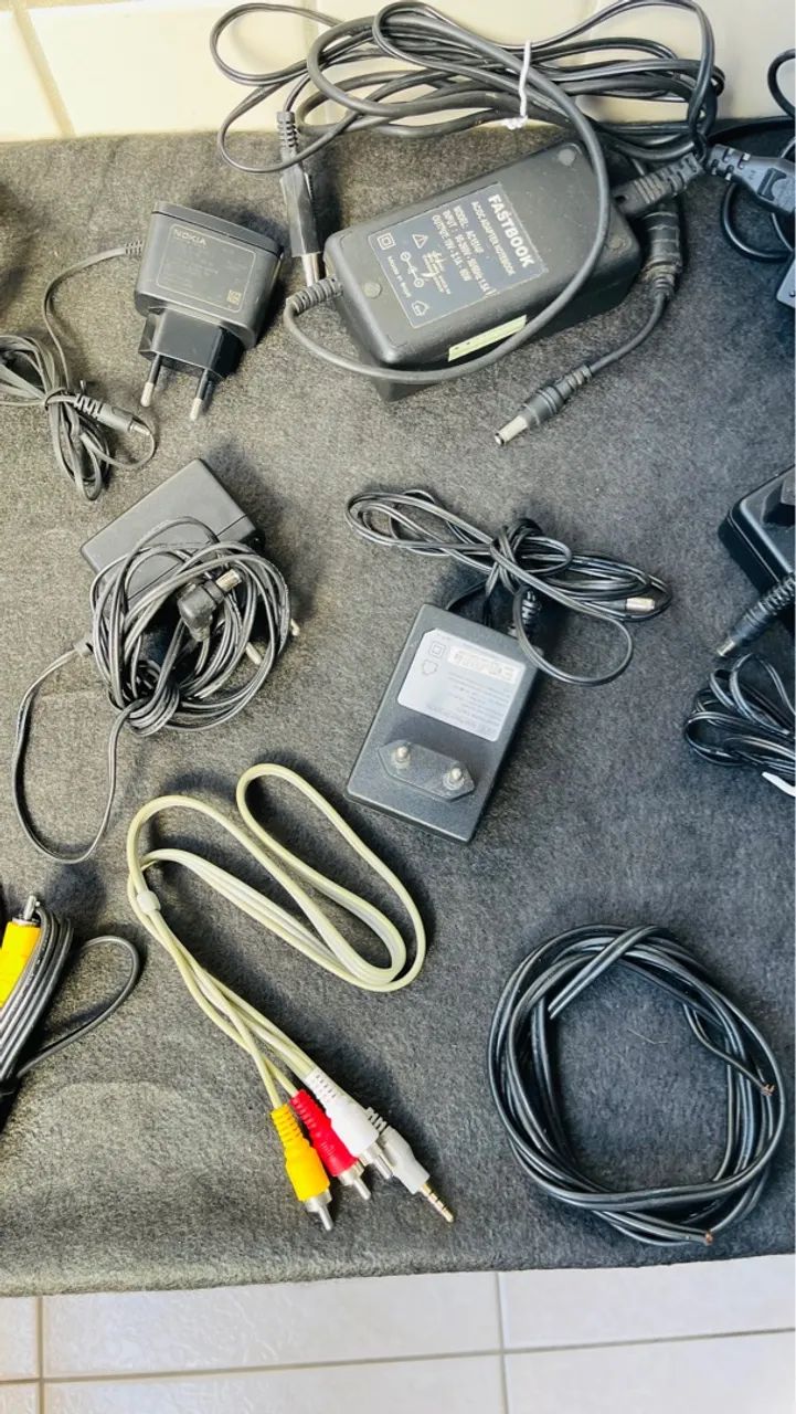 LOTE - Diversos Cabos e Adaptadores para Computador - Carregador Notebook  - Foto 4