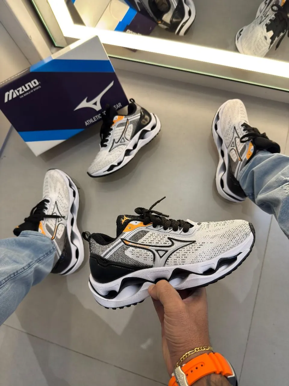 Tênis Mizuno Wave Prophecy - Conforto e Estilo