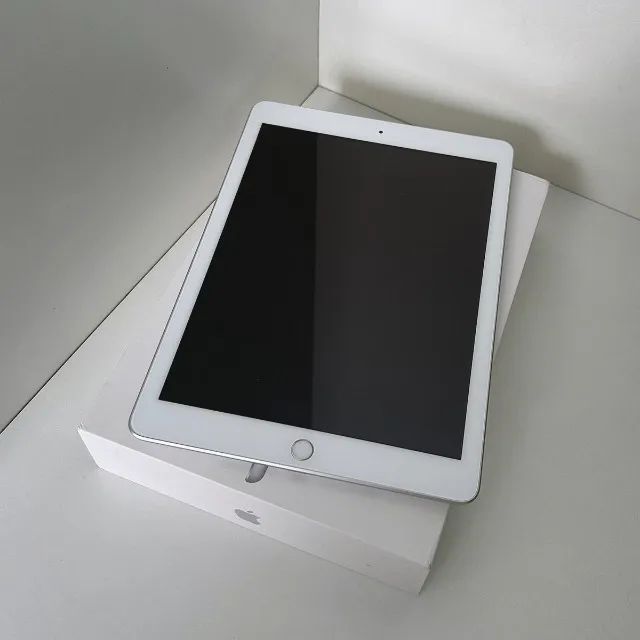 iPad本体 #5 iPad 6th Wi-Fi 32GB Silver iPad 9,7” 6ª Geração Apple Wi-Fi 32GB - Prateado - Apple iPad