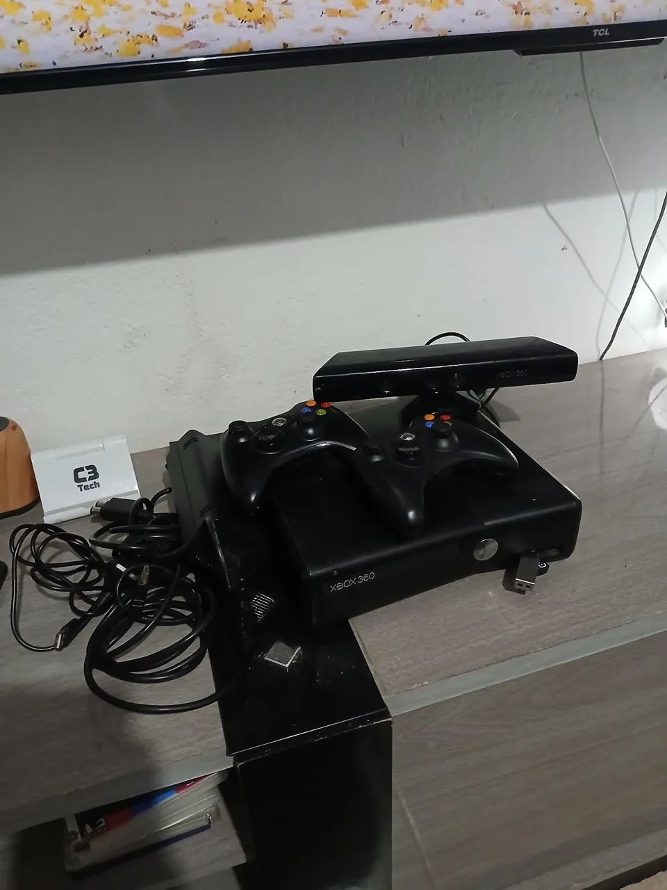 Xbox 360 com Kinect e 2 controles e jogos  - Foto 2