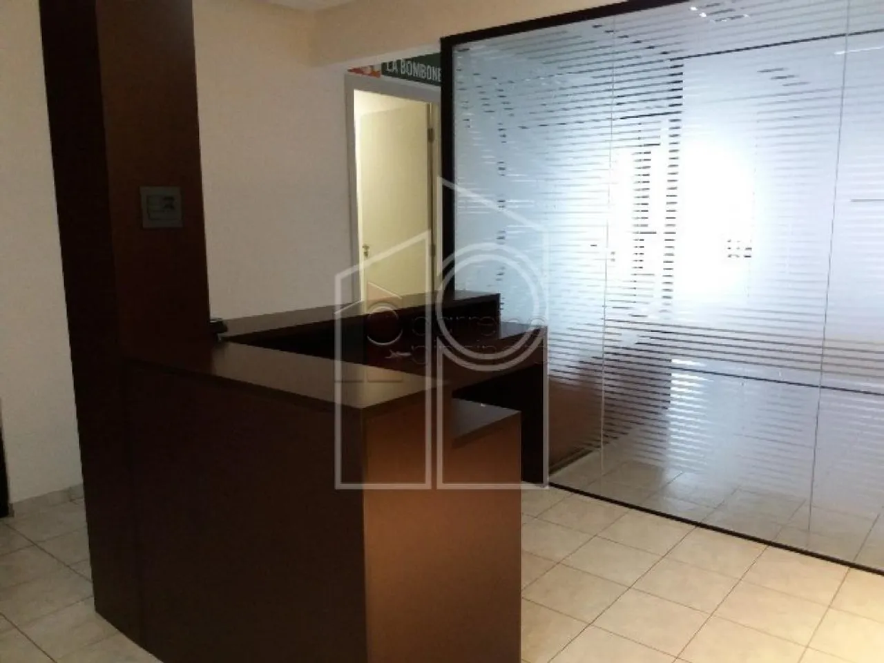 Salas comerciais para locação no centro de Jundiaí- Edifício Santa Ângela.