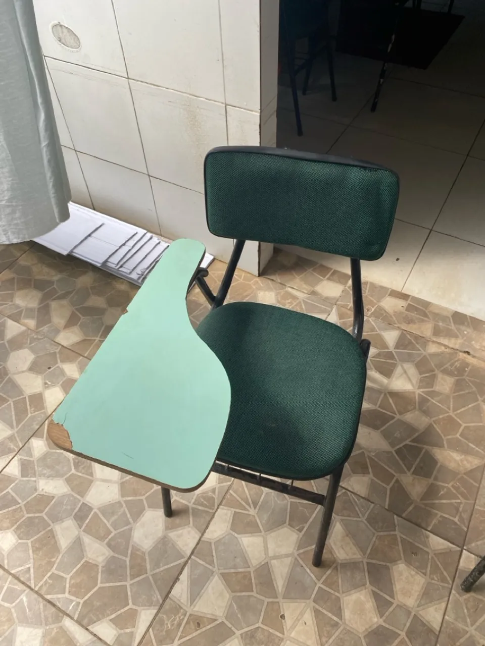Cadeira Universitária Verde com Prancheta