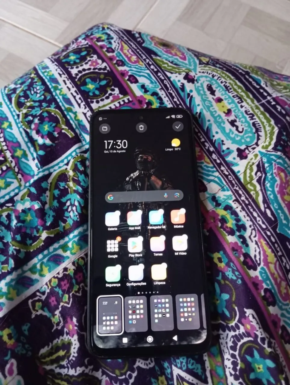 Celular com todos os acessórios