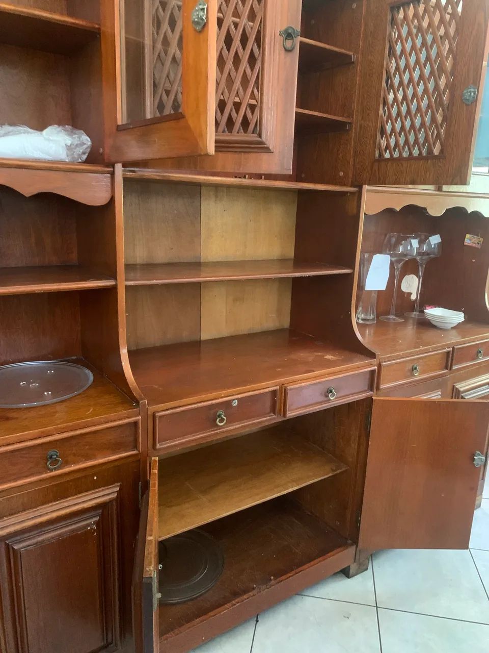 Linda estante de madeira maciça ! Oportunidade! - Foto 4