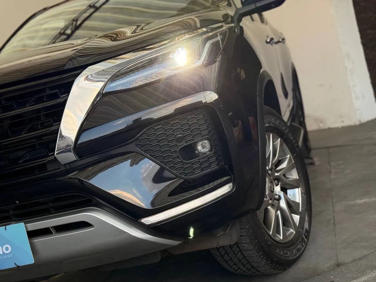 TOYOTA HILUX SW4 SRX 4X4 DIESEL 2022 - Foto 5