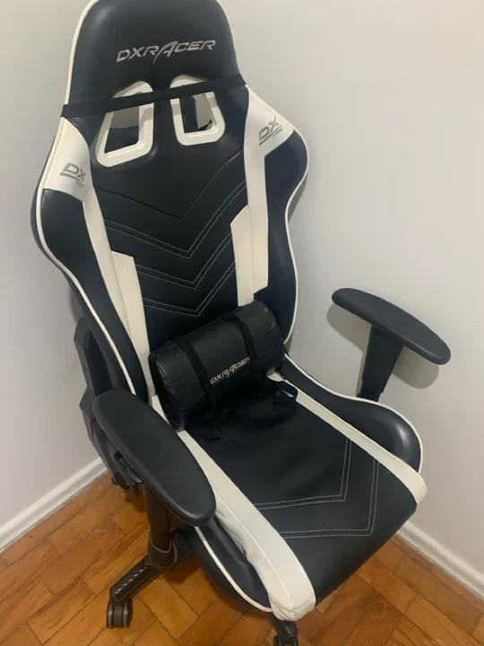 Cadeira Gamer DXracer - Conforto e Estilo