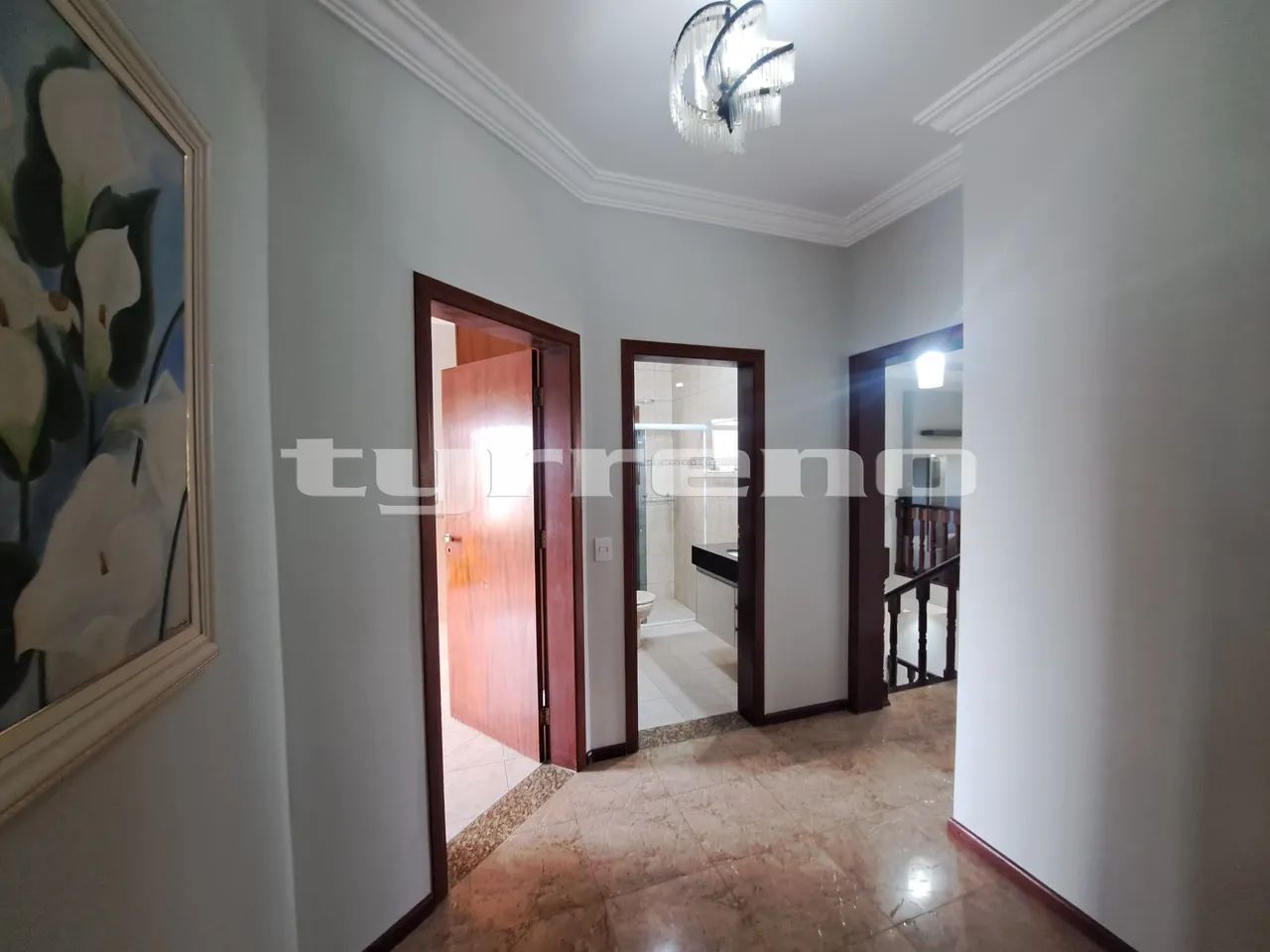 Sobrado para aluguel. Possui 309 metros quadrados com 4 quartos - Foto 2