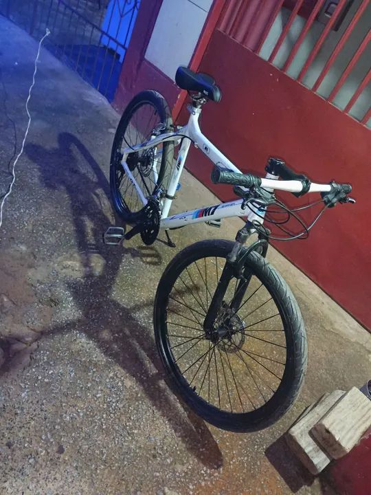 Bicicleta  média nova, com manutenção em dia. - Foto 2