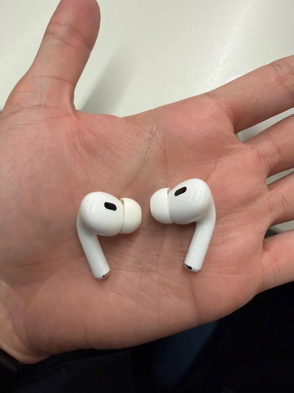 AirPods Pro 2 第2世代　A2700 A2698 A2699 Apple AirPods Pro 2° Geração Branco (a2698 / A2699 / A2700