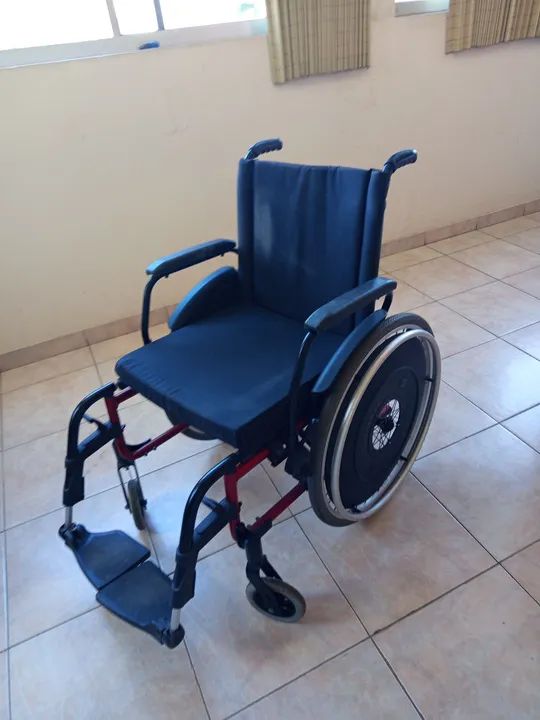Cadeira de Rodas Ortobrás - Ótimo estado - Foto 2