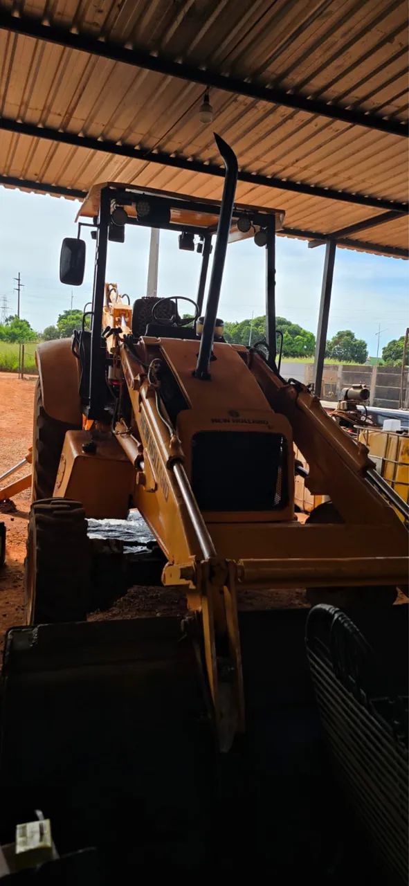 NEW HOLLAND LB90 4X2 2005 - Foto 4