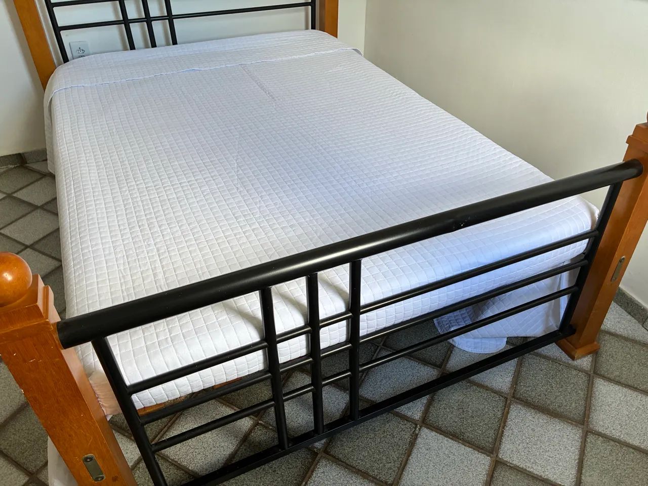 CAMA CASAL VINTAGE - MADEIRA E FERRO - Foto 4