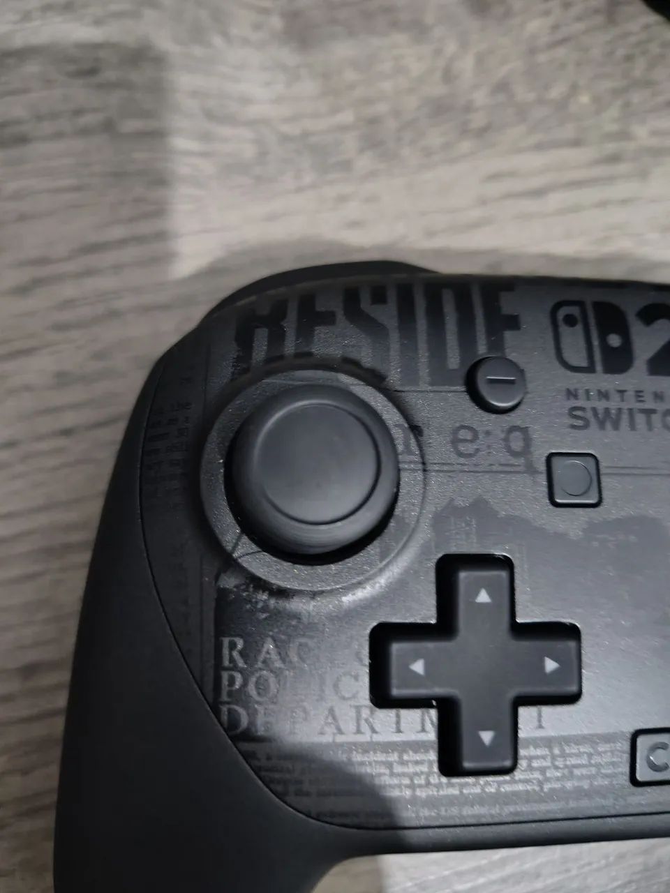 Nintendo Switch 2 Pro Controller - Resident Evil Requiem Edition - Foto 2