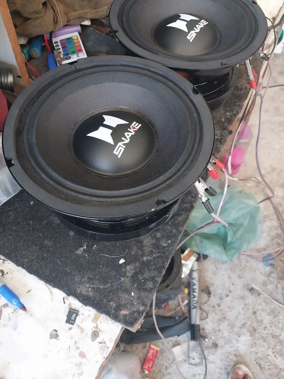 Vendo dois médio de 8 polegadas de 500 w cada  - Foto 4