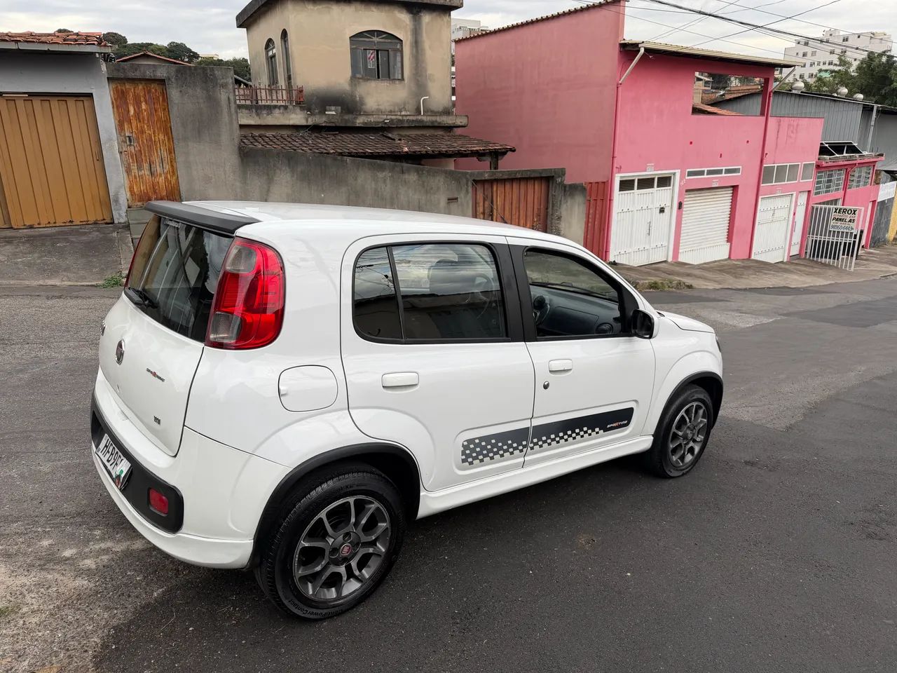 Fiat Uno Sporting 1.4 EVO Fire Flex 8V 4P 2013 - Foto 5