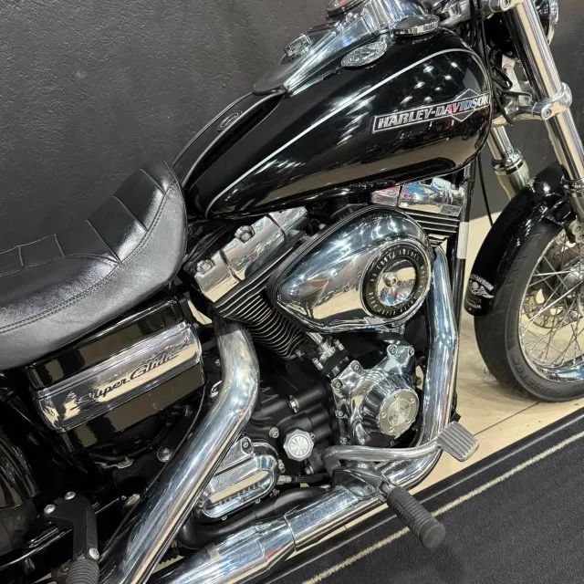 Harley Davidson Dyna Super Glide FXDC - 2011 - Foto 5