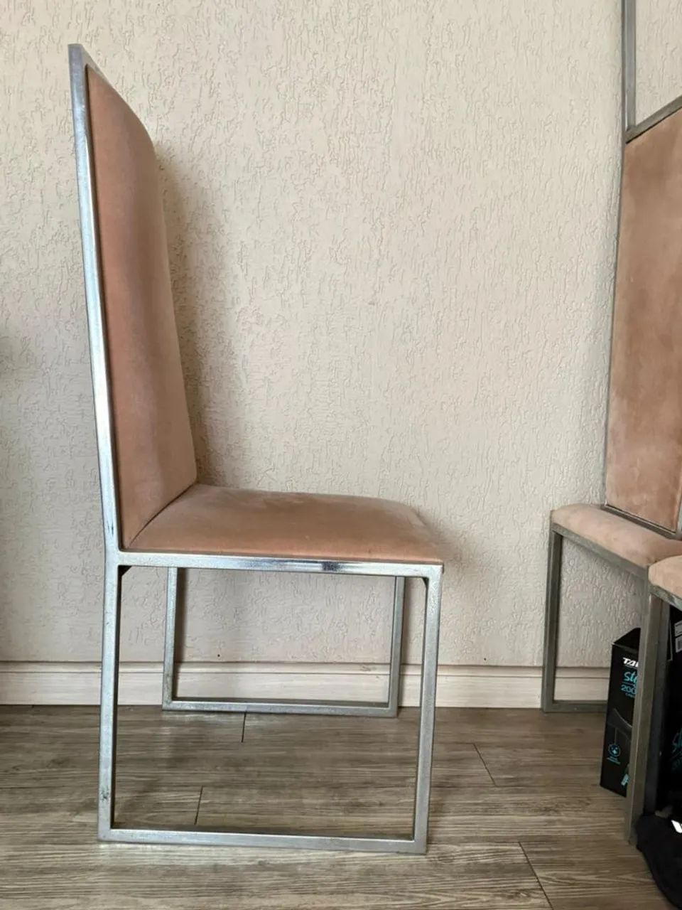? CONJUNTO DE MESA COM VIDRO + 6 CADEIRAS ESTOFADAS - Foto 2