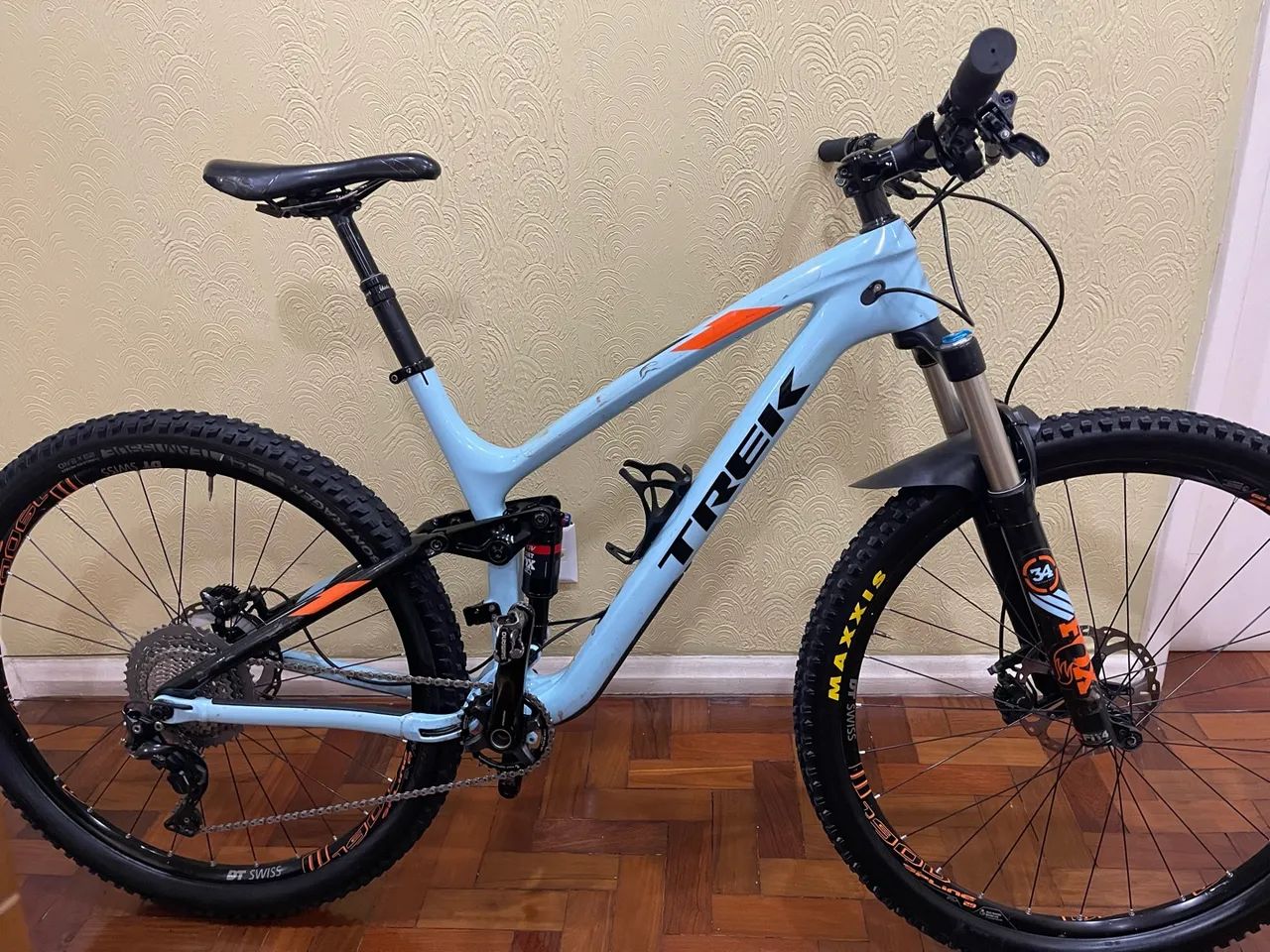 Bicicleta Trek Fuel EX 9.8 