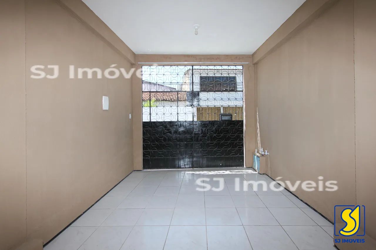 Casa com suíte, terraço e quintal no Montese - Foto 2