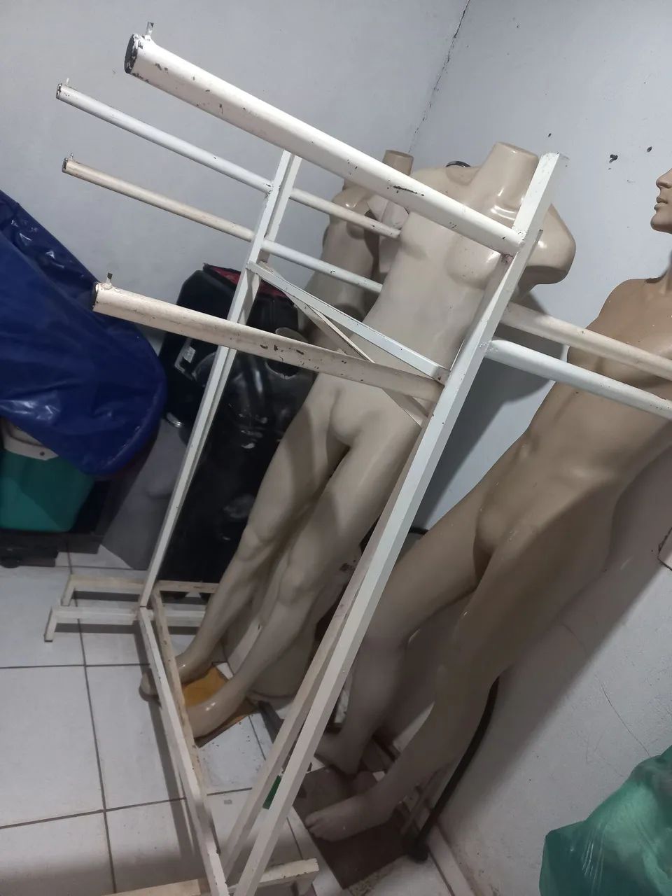 Arara  de roupa dois lados 