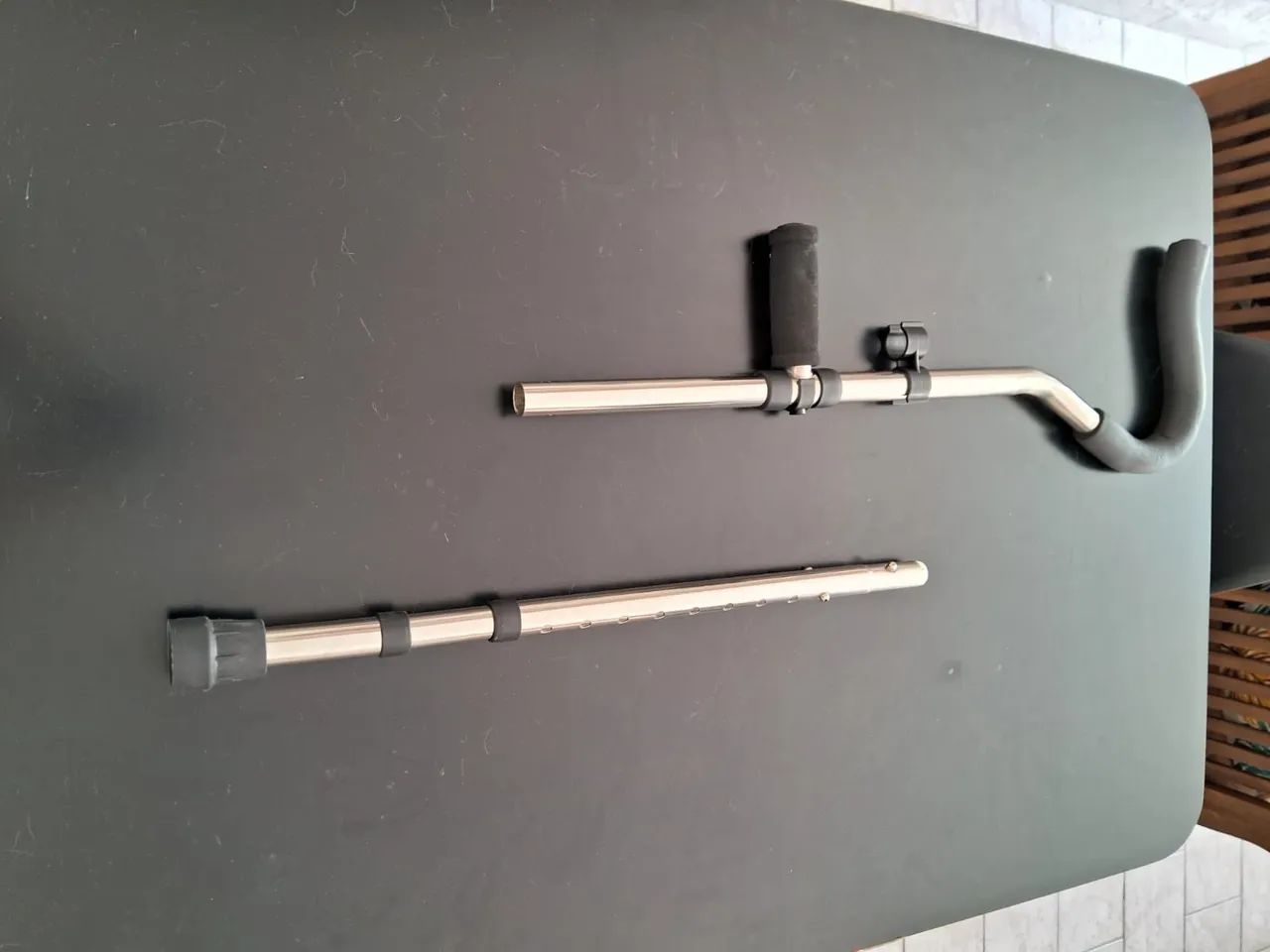 Vendo muleta de apoio.Super resistente .Discreta e ajustável  - Foto 3
