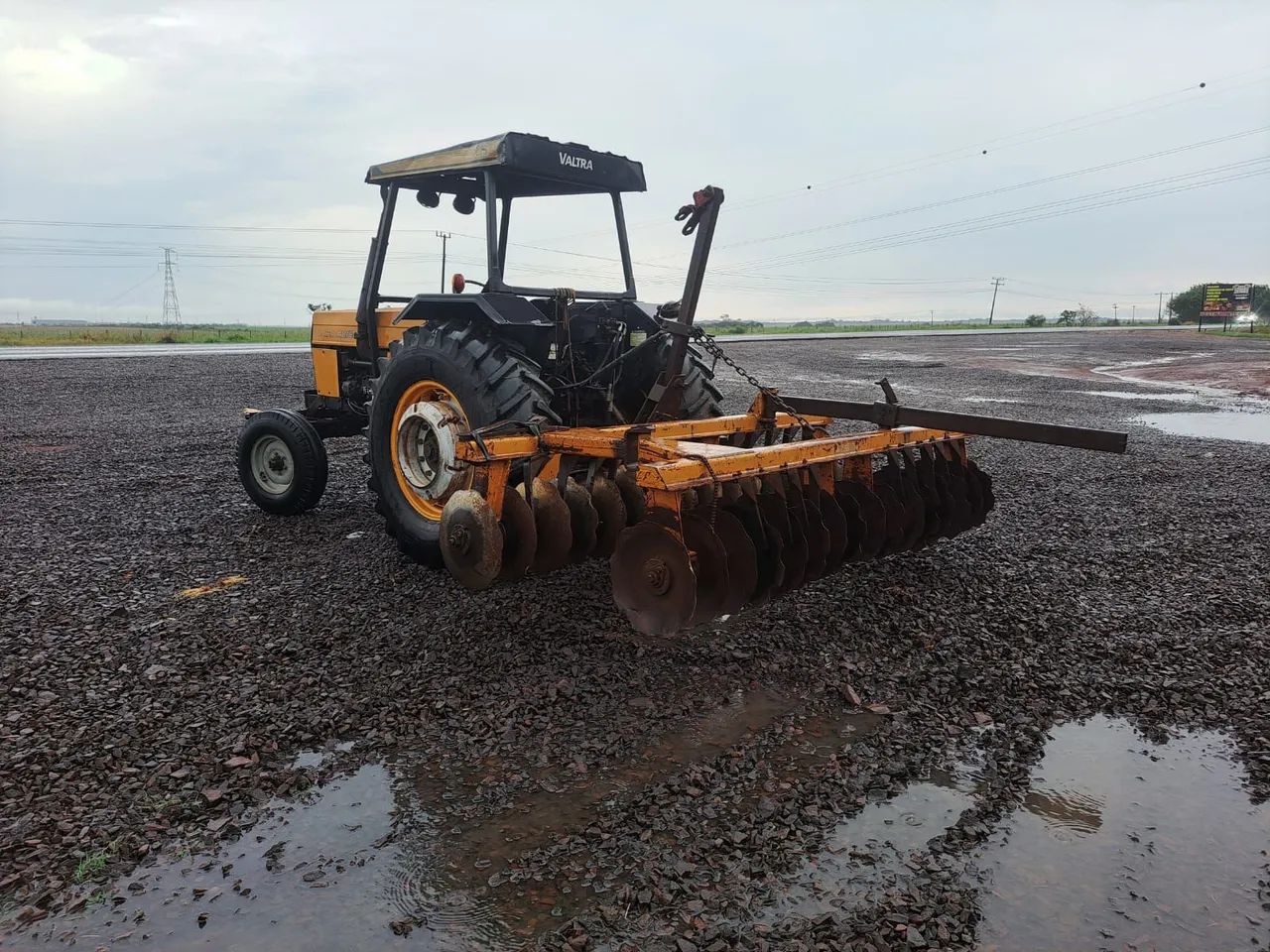 Trator Valtra 785 ano 2003 - Foto 3