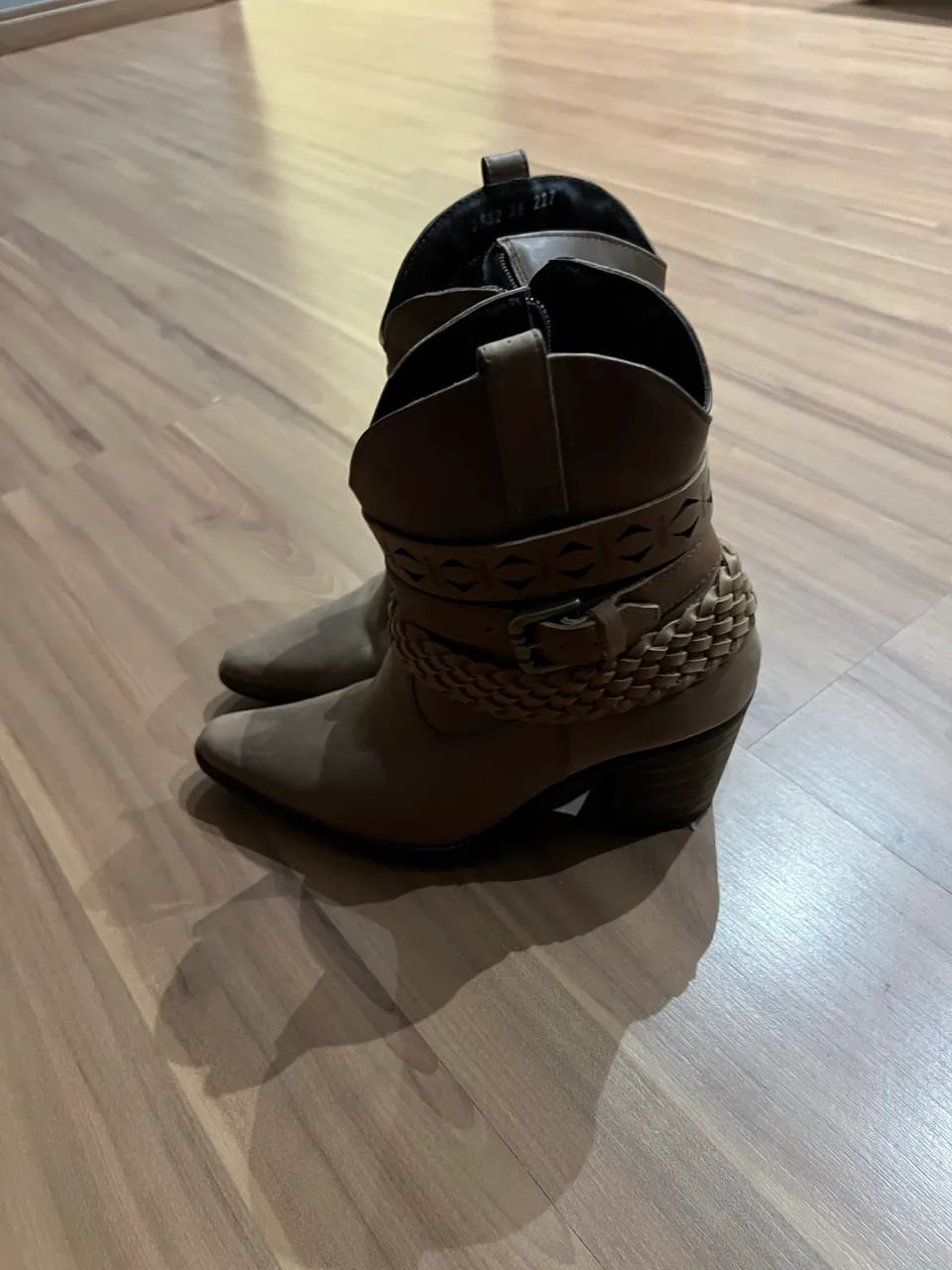 Bota - Foto 2