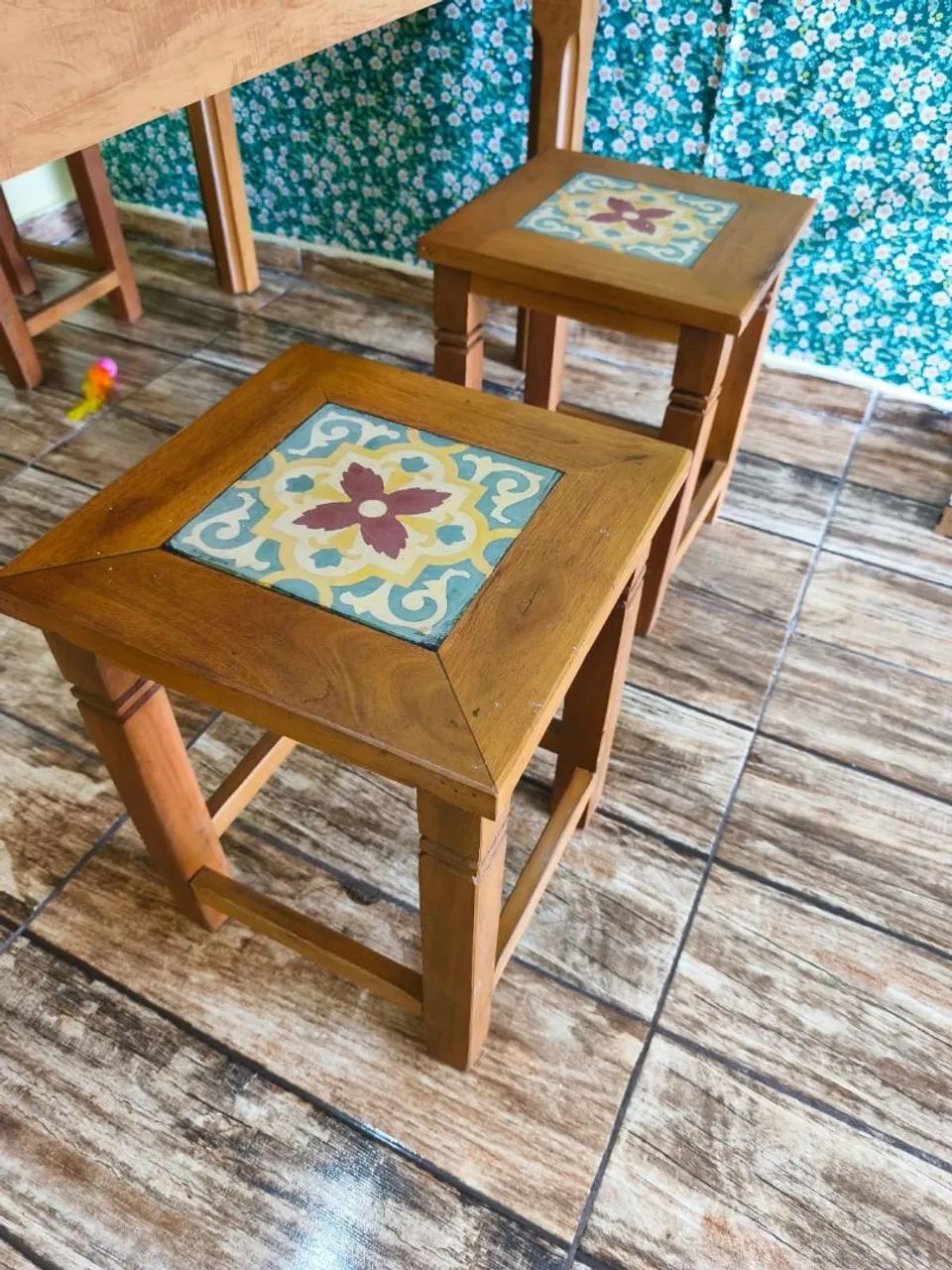 Mesa com banquetas  - Foto 4