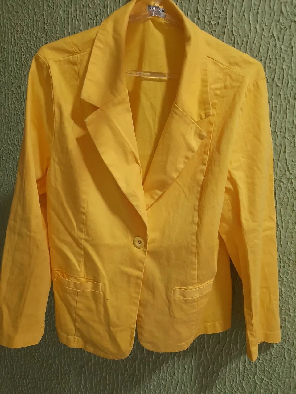 Blazer amarelo veste 40/42