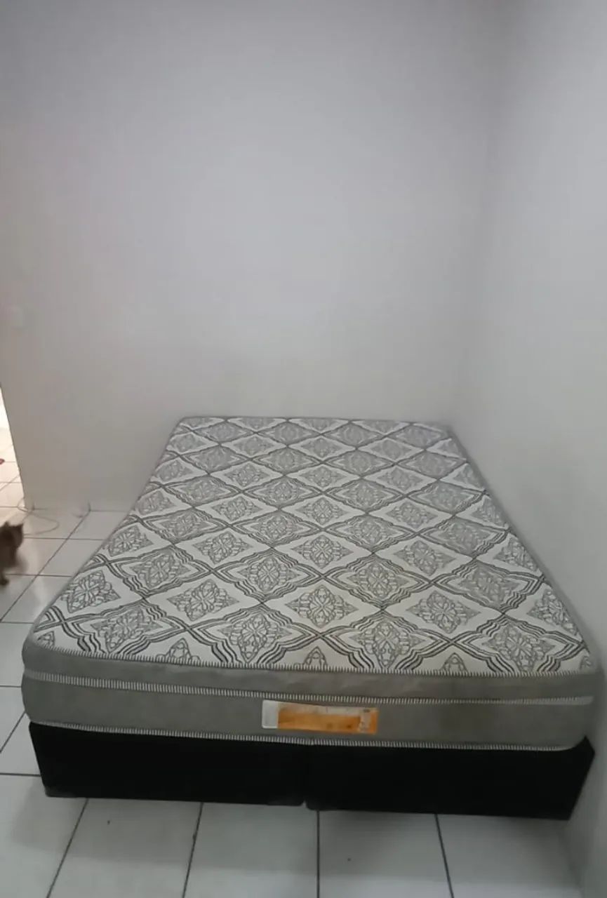 VENDA URGENTE!! Cama Quee com box